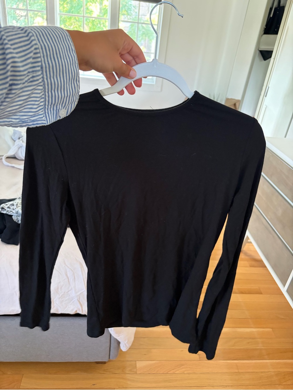 Women’s Black Long-Sleeve Crew Neck Tee